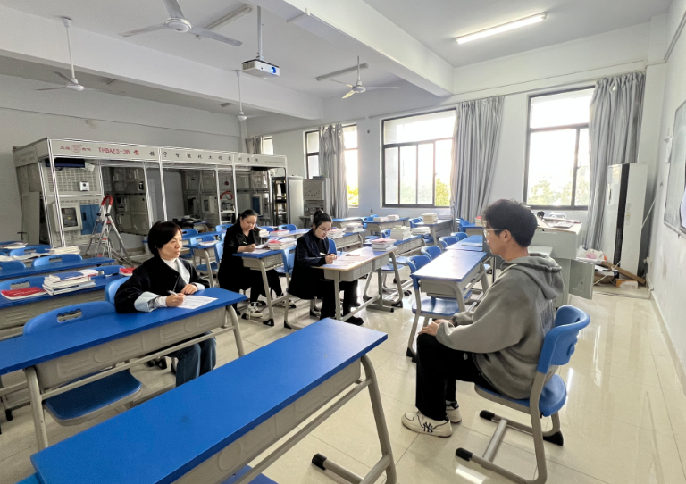 勤工俭学岗位面试启动 精准帮扶...