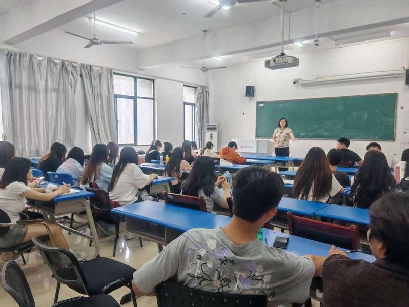 社会服务教研室召开实习动员大会